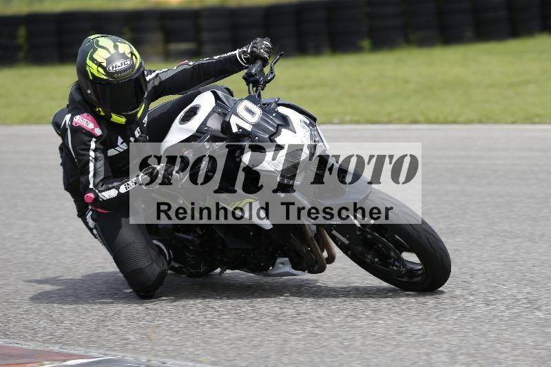 /Archiv-2024/29 12.06.2024 MOTO.CH Track Day ADR/Gruppe blau/10